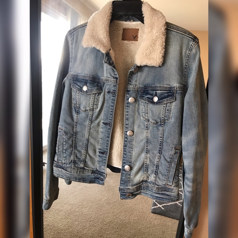 American Eagle Short Denim Jacket With Fur